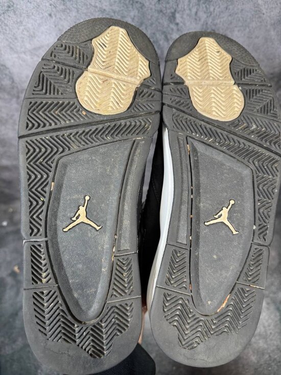 Size 11.5 | Jordan 4 White Thunder No Box | Pre-Owned main image 8